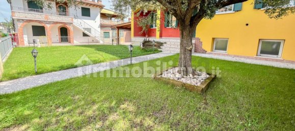 3 bedrooms Villa in Dueville, Italy No. 305797 2