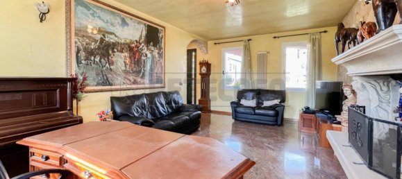 3 bedrooms Villa in Dueville, Italy No. 305797 11