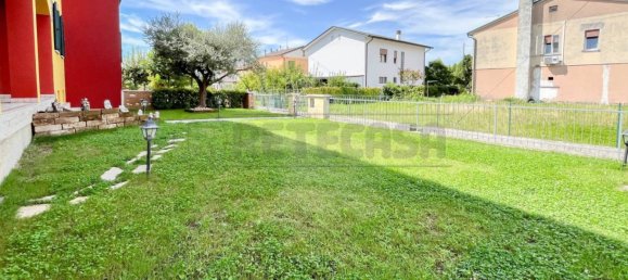 3 bedrooms Villa in Dueville, Italy No. 305797 5