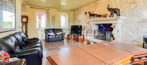 3 bedrooms Villa in Dueville, Italy No. 305797 12