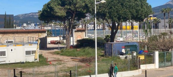 Квартира с 2 спальнями в Тулон, Франция № 330099 12