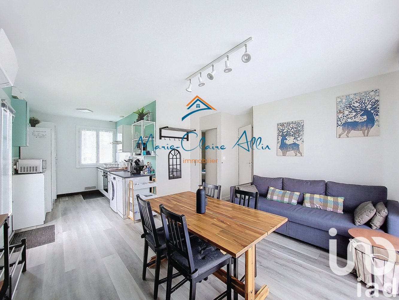 Casa de 2 dormitorios en La Ferte-Saint-Cyr, France No. 212612