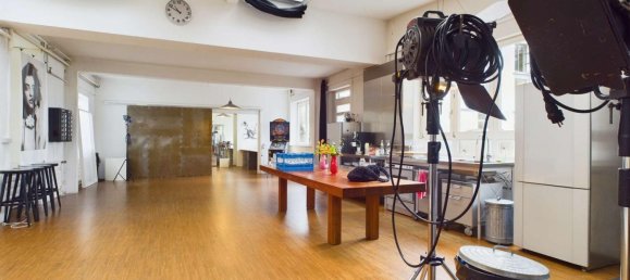 424m² Building in Stuttgart, Germany No. 17849 6