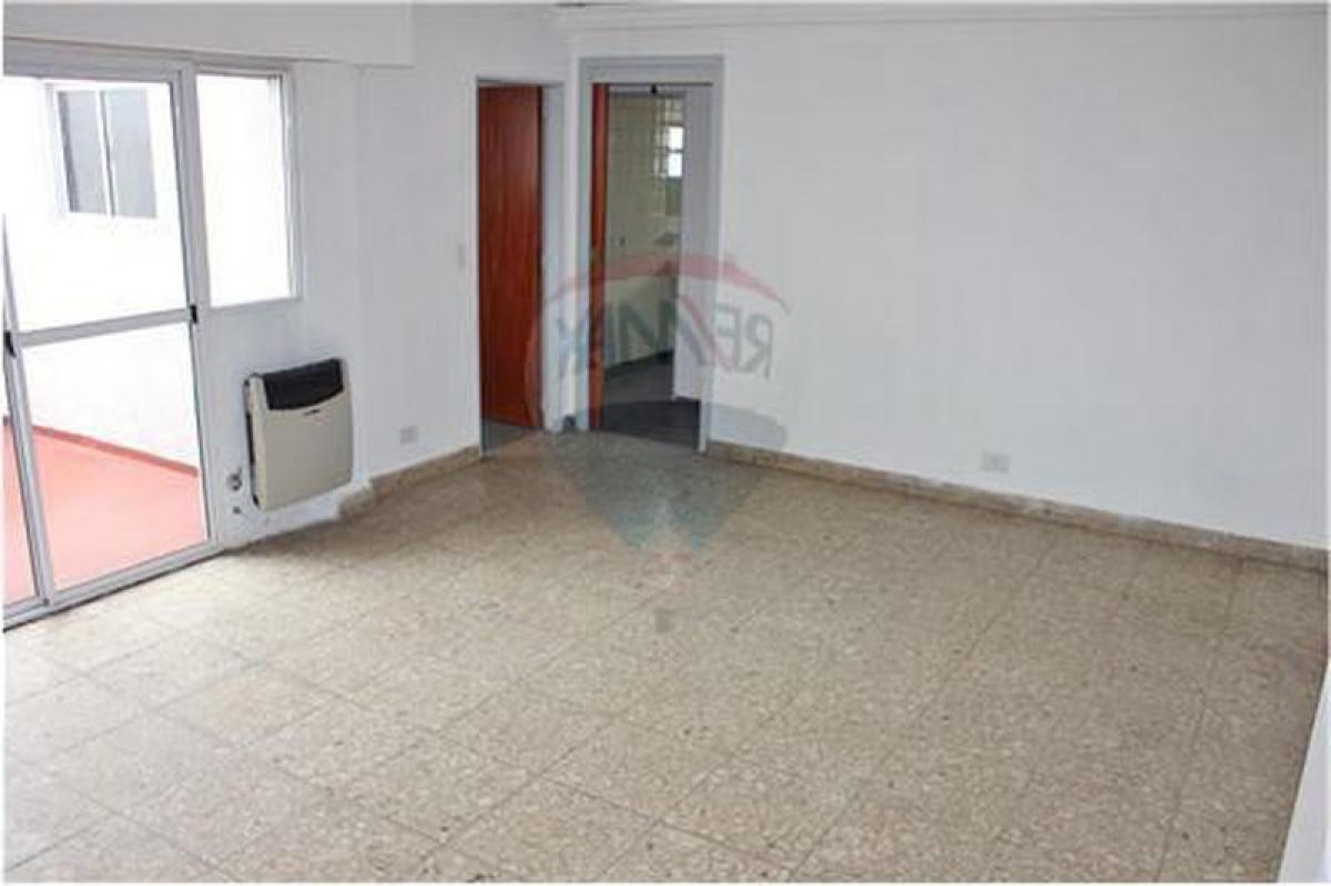 Casa de 2 dormitorios en General San Martín, Argentina No. 20930