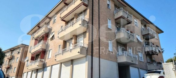 3-salle Appartement à Como, Italy No. 61695 23
