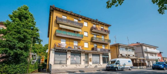 Apartamento de 2 dormitorios en San Giovanni in Persiceto, Italy No. 274177 31