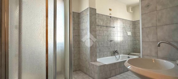 4 rooms Apartment in Forlì, Italy No. 15516 8