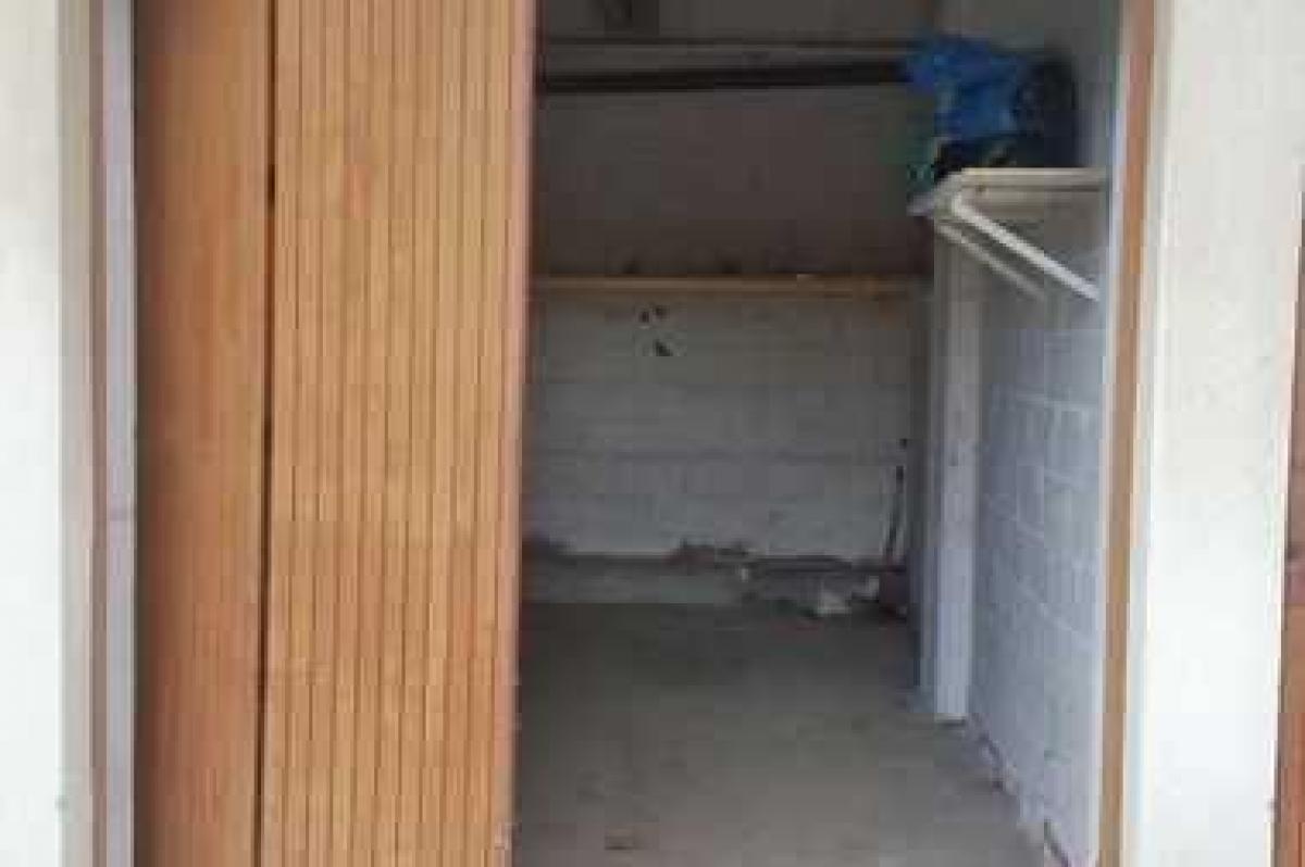 Laden in Narbonne, France 15m², Nr. 20905