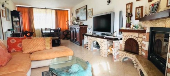 3 Schlafzimmer Haus in Giugliano in Campania, Italy, Nr. 10471 9
