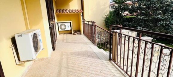 3 Schlafzimmer Haus in Giugliano in Campania, Italy, Nr. 10471 18