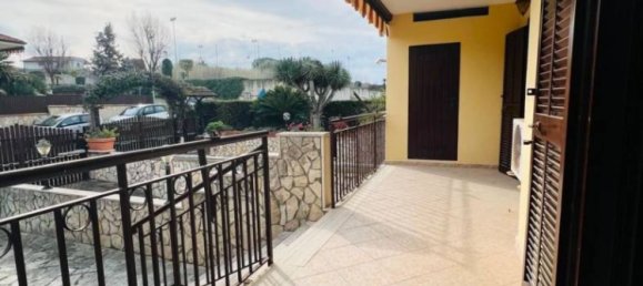 3 Schlafzimmer Haus in Giugliano in Campania, Italy, Nr. 10471 24