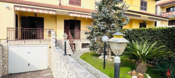 3 Schlafzimmer Haus in Giugliano in Campania, Italy, Nr. 10471 2