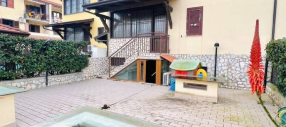 3 Schlafzimmer Haus in Giugliano in Campania, Italy, Nr. 10471 3