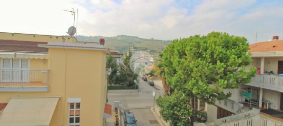3 rooms Penthouse in Roseto degli Abruzzi, Italy No. 265210 2