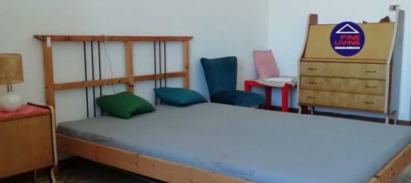 Apartamento de 3 dormitorios en Urbino, Italy No. 1822 27