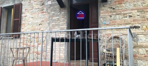 Apartamento de 3 dormitorios en Urbino, Italy No. 1822 11