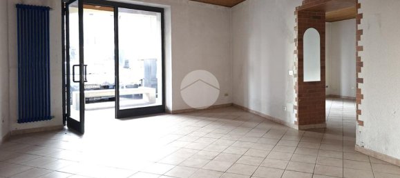 Коммерческая недвижимость с 2 комнатами в Урньяно, Италия № 287958 3