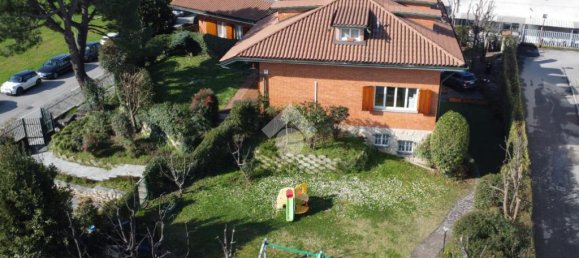 2 bedrooms Apartment in Mozzo, Italy No. 371440 2