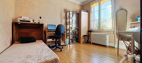 5 bedrooms House in Chartres, France No. 236178 6