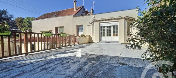 5 bedrooms House in Chartres, France No. 236178 22