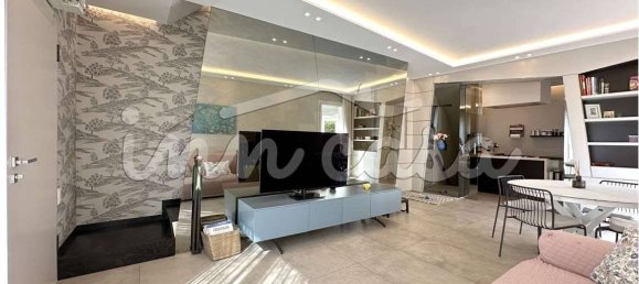 3 bedrooms Villa in Rimini, Italy No. 330521 2