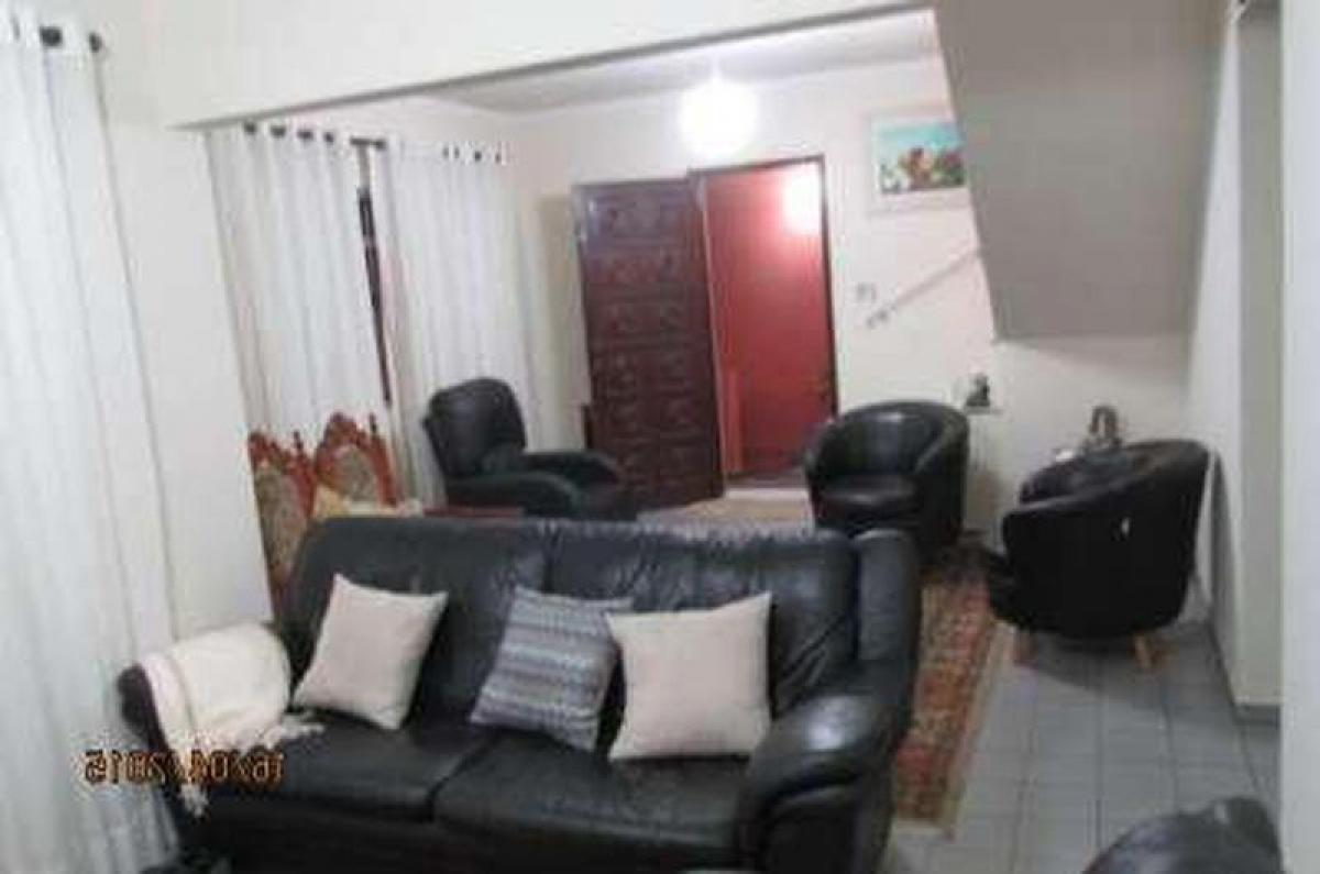 Casa de 3 dormitorios en Sao Paulo, Brazil No. 462032