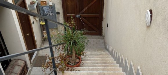 2 rooms Apartment in Palermo, Italy No. 275588 3