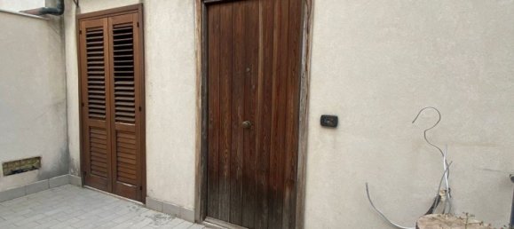 2 rooms Apartment in Palermo, Italy No. 275588 2