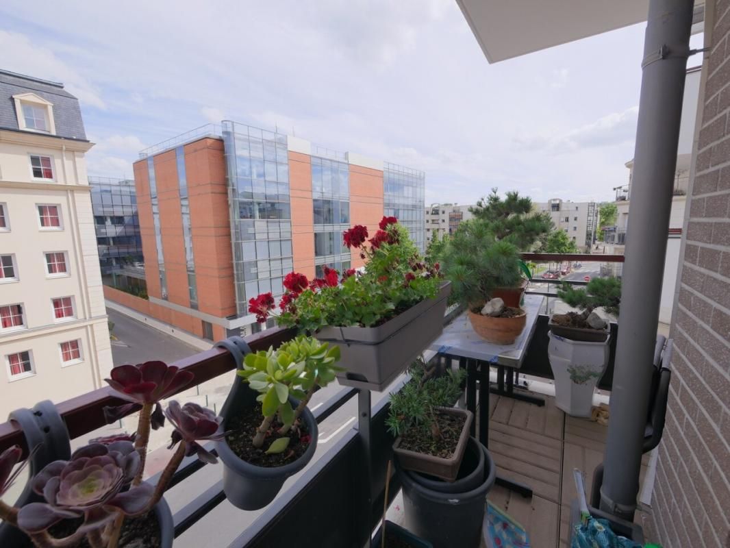 Apartamento de 2 dormitorios en Suresnes, France No. 182715