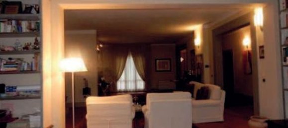 7 غرف نوم فيلا في Poggio a Caiano, Italy رقم 352600 35