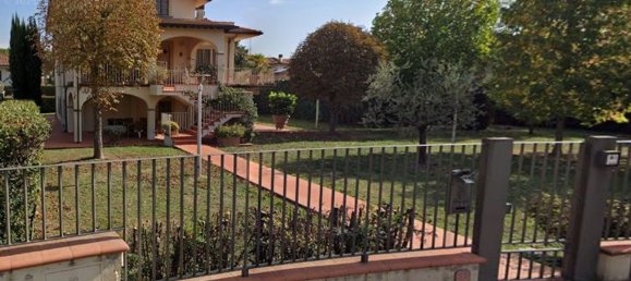 7 غرف نوم فيلا في Poggio a Caiano, Italy رقم 352600 2