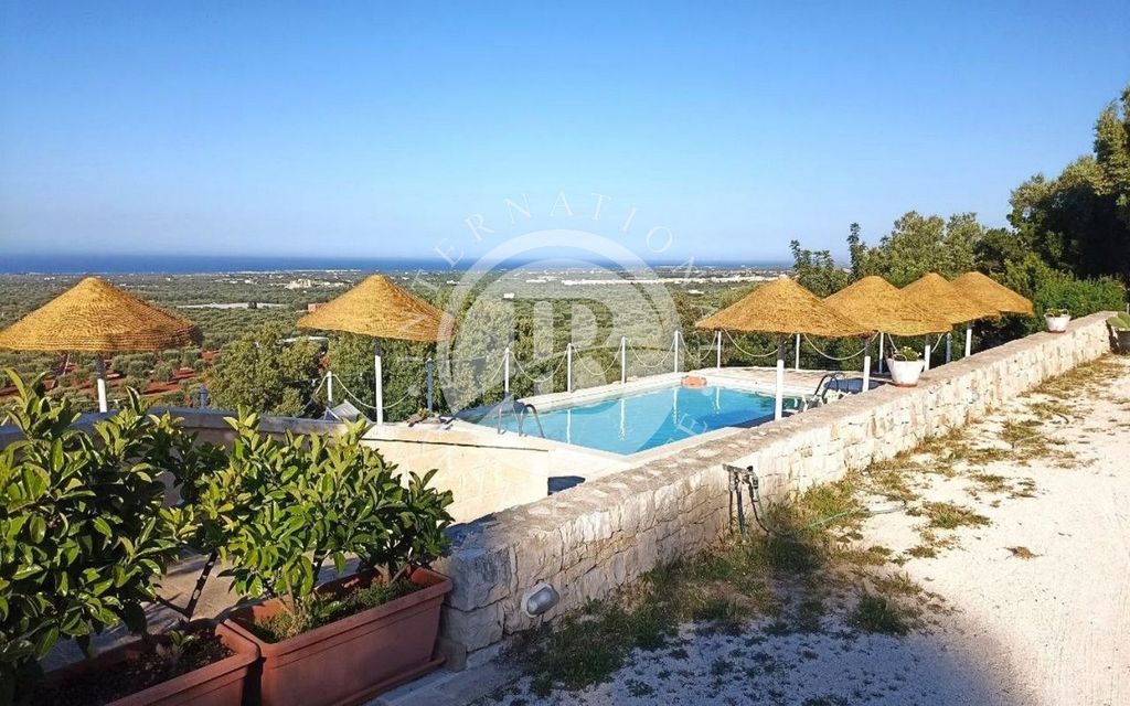 10 bedrooms Villa in Monopoli, Italy No. 104583