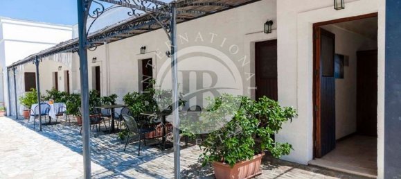10 bedrooms Villa in Monopoli, Italy No. 104583 7