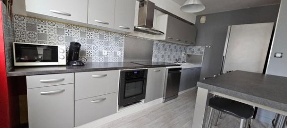 2 bedrooms Apartment in Saint-Etienne, France No. 303381 3