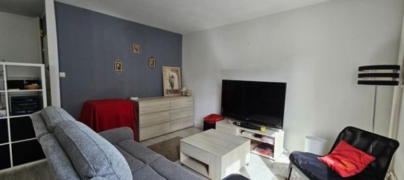 2 bedrooms Apartment in Saint-Etienne, France No. 303381 4