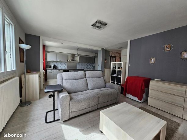 2 bedrooms Apartment in Saint-Etienne, France No. 303381