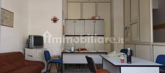 Коммерческая недвижимость с 4 комнатами в Катания, Италия № 68985 2