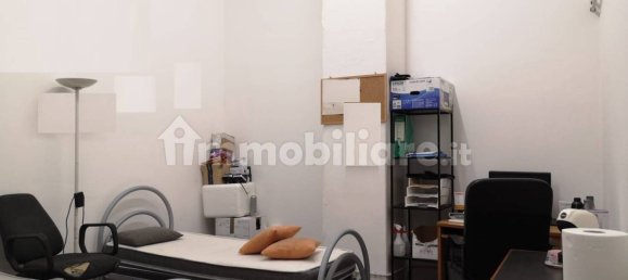 Коммерческая недвижимость с 4 комнатами в Катания, Италия № 68985 16