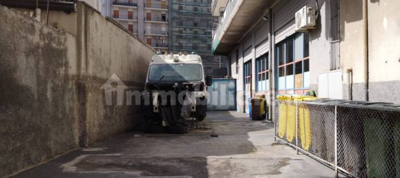 Коммерческая недвижимость с 4 комнатами в Катания, Италия № 68985 9