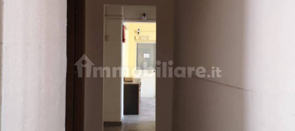 Коммерческая недвижимость с 4 комнатами в Катания, Италия № 68985 20