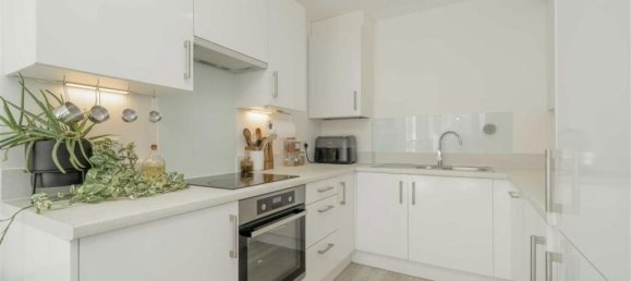 2 Schlafzimmer Wohnung in Neasden, United Kingdom, Nr. 5740 2