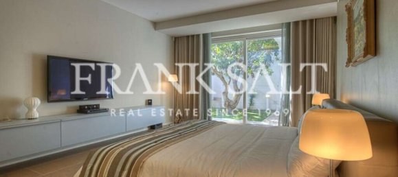 3 bedrooms Villa in Bahar ic-Caghaq, Malta No. 1174 4