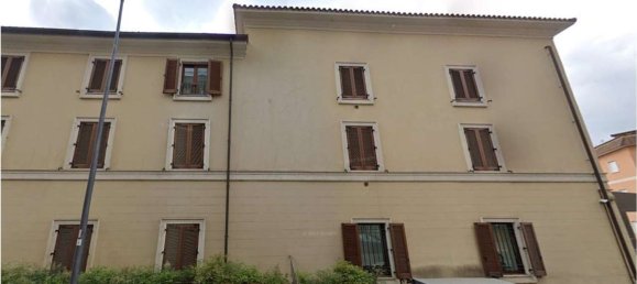 Квартира с 2 комнатами в Фьюджи, Италия № 216175 40