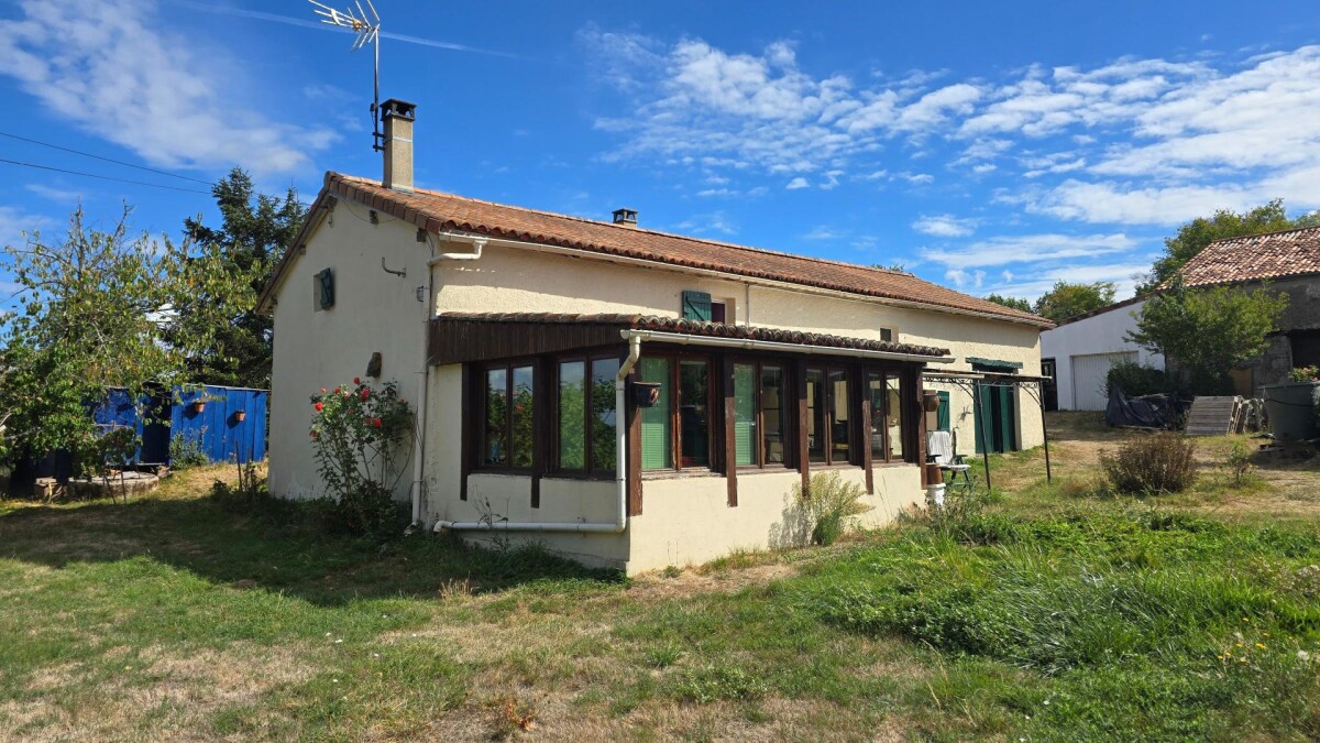 3 غرف نوم منزل في Adriers, France رقم 357741