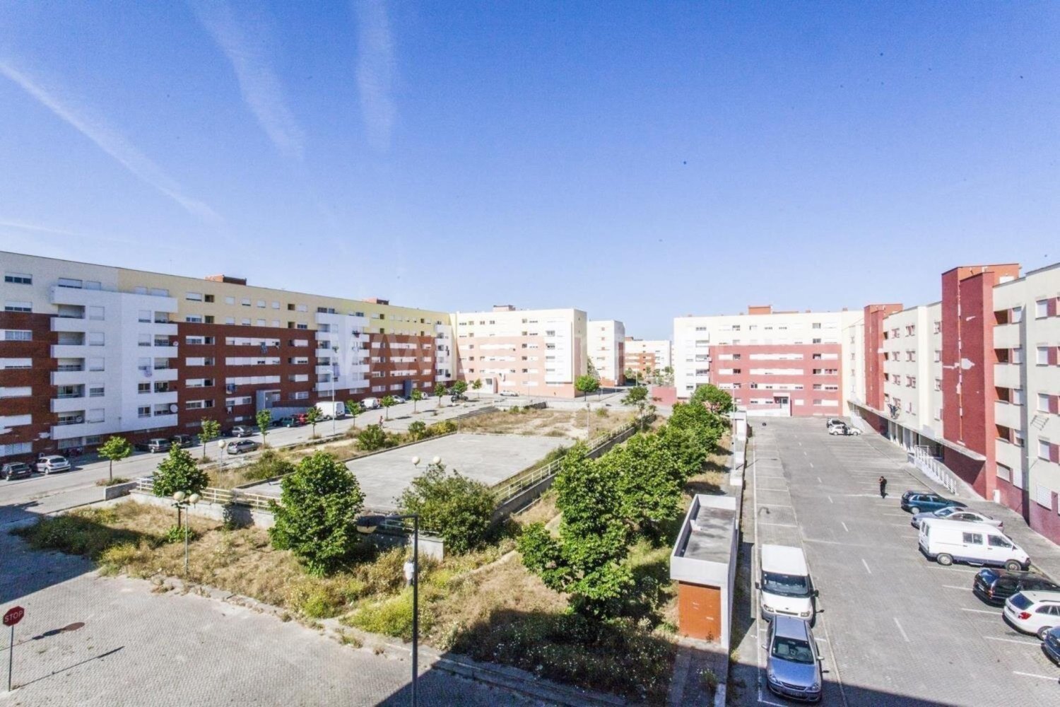 2 bedrooms Apartment in Almada, Portugal No. 237701