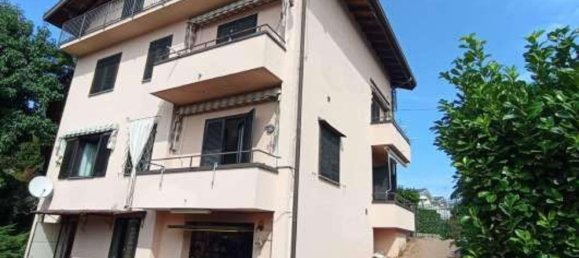 4 rooms Apartment in Vertemate con Minoprio, Italy No. 6772 52