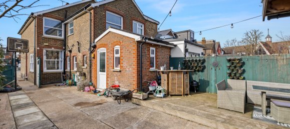 3 bedrooms House in Redhill, United Kingdom No. 1026 16