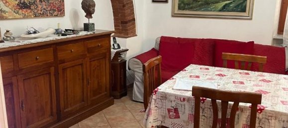 3 rooms Apartment in Carrara, Italy No. 153713 9