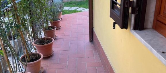 3 rooms Apartment in Carrara, Italy No. 153713 12