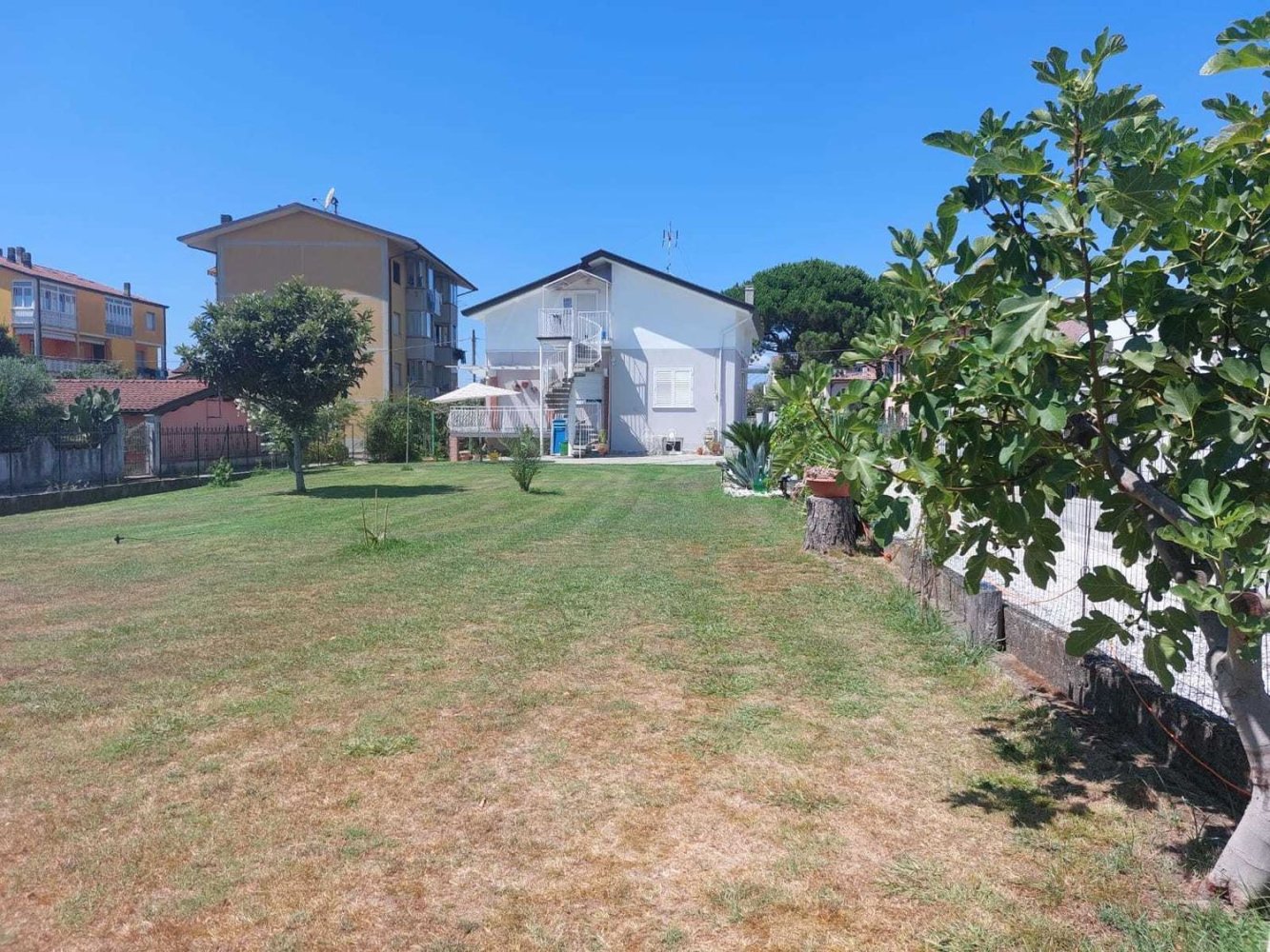 11 rooms Villa in Sarzana, Italy No. 194091